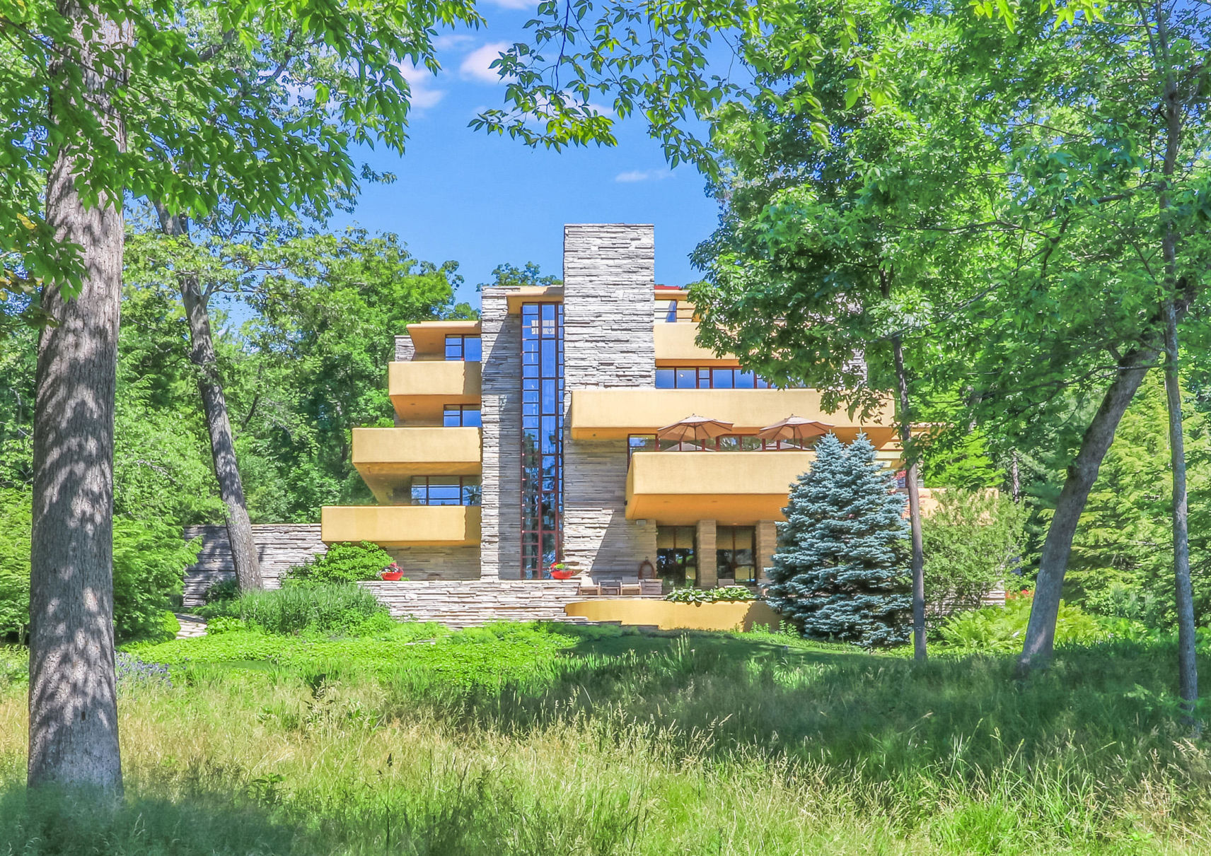 No. 2 W443 N. Lake Shore Drive, Linn sold for $6 million